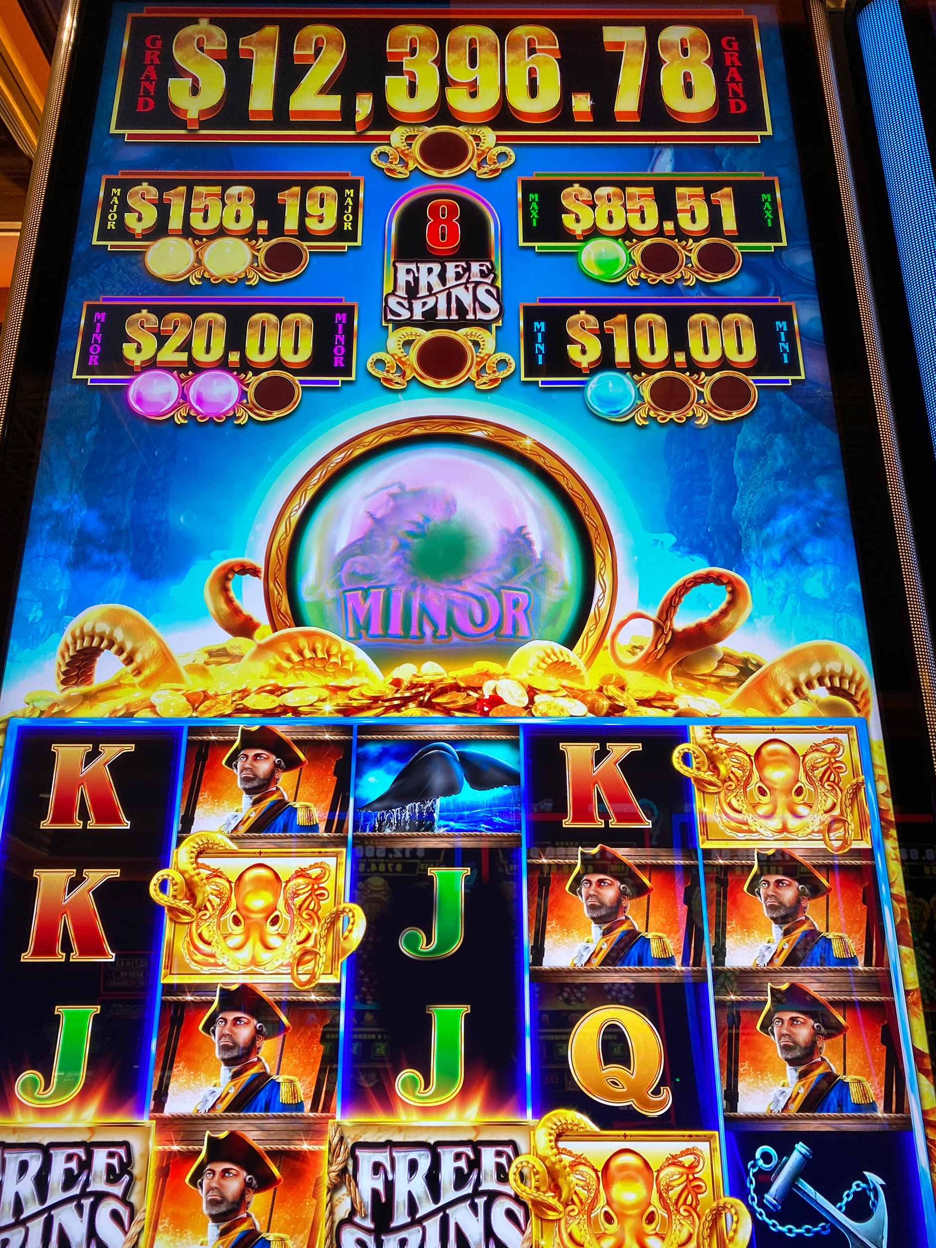Treasure hunter slot machine